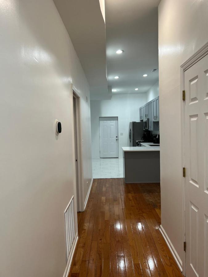 Adorable 2 Bedroom Apartment With Free Street Parking Chicago Extérieur photo