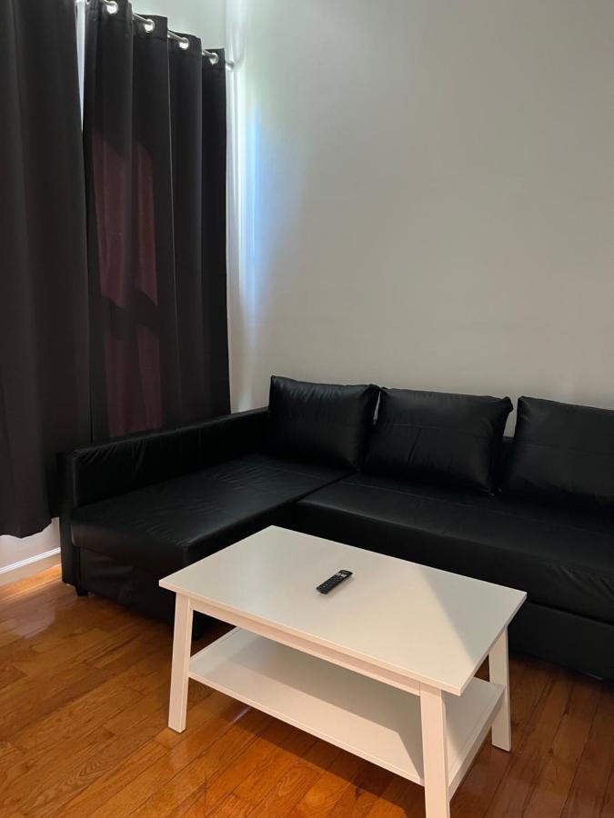 Adorable 2 Bedroom Apartment With Free Street Parking Chicago Extérieur photo